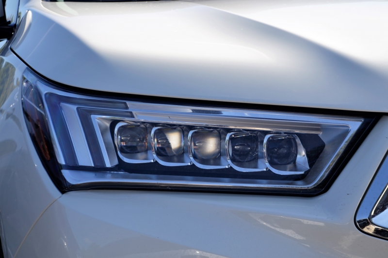 concession-moto-CASTILLON-min_acura-headlamp-2834131